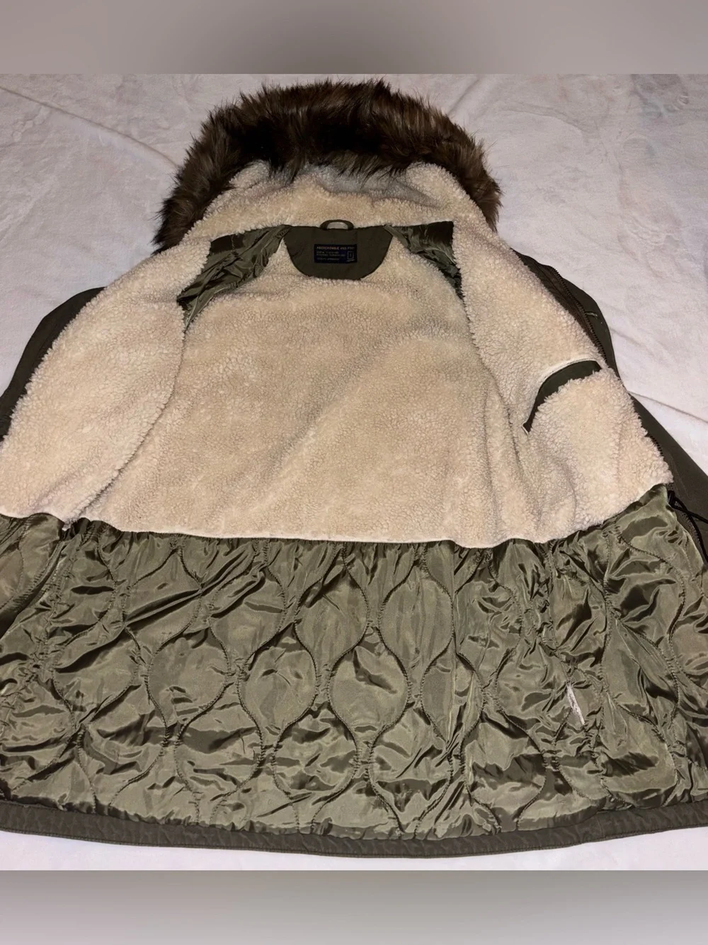 Abercrombie & Fitch Men’s Faux Fur Parka Jacket size Small